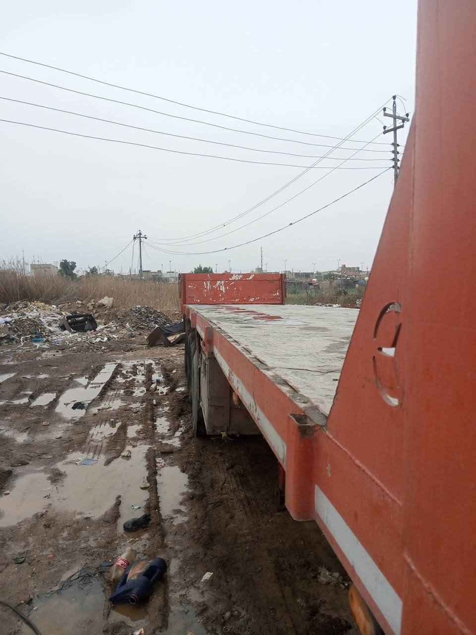 عربانة حدادية شاصي 16دناكير 14 طول 12و60تخم تاير
مكفولة. مكان العمارة 

***********
