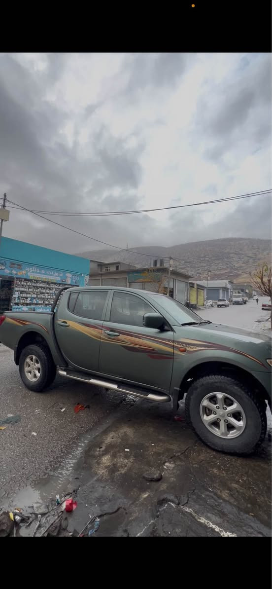 قەزافی ٢٠٠٨گاز 
سەقفو حیزام 
باجی ئەسلی 
مەکینە بیلاد ئنجکتەر 
گئرو مەکینەو دەبل گئر  دوکەلی رەشو شین بەشەرت 
سحر ٨٥و مەجال 
شوئن سۆران 
***********
*********** سوران, أربيل
