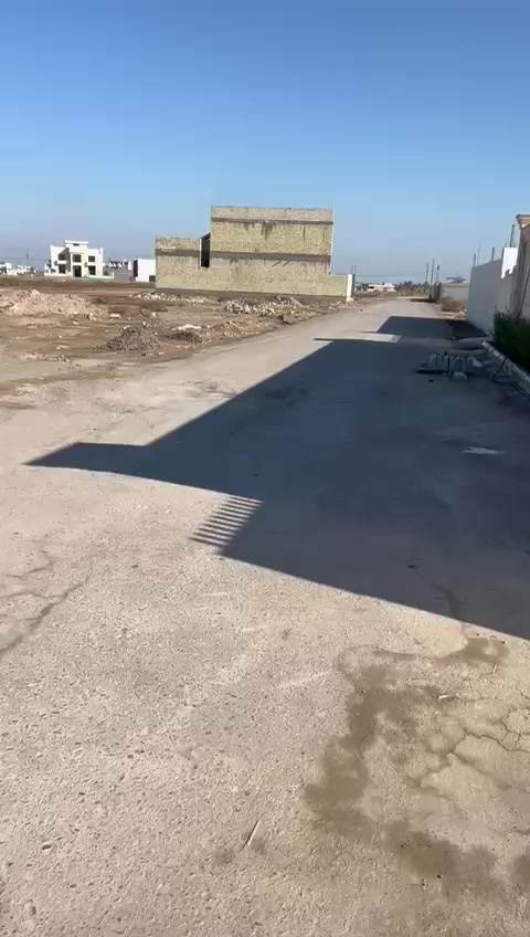 أعلان بيع عقار ڤله مساحعه ١٢٥٠ متر نص دونم طابو زراعي سند ٢٥ الواجهه ٢٥ متر النزال ٤٥ متر بناء حديث موقع جداً مميز للمستثمرين ب منطقه المكاسب بضهر شارع الڤلل مباشر كامل الخدمات ماء أساله   كهرباء تبليط أناره عرض مميز لأصحاب الاستثمار والذوق الرفيع جاهز للسكن والأستثمار كما موضح بلفديو للأسفسار مراسله الصفحه او الأتصال على الرقم التالي
للحجز والاستفسار[*********** 
للحجز والاستفسار: [***********
واتساب اضغط على الرابط👇🏼
https://wa.me/9647705141881
