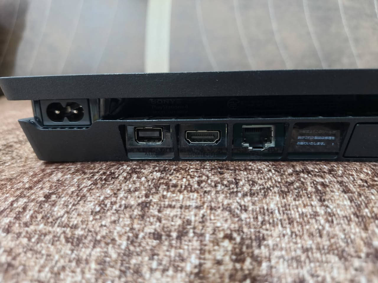 بسم الله بلي 4 للبيع أونلاين إصدار 13.2
بلي فور للبيع أونلاين إصدار 13.2 نظييييف جدا 
لووك ستيكر 
مع جميع الملحقات الأصلية مالته و جوستك عدد 2 
البلي نظيف كلش وما اشغله إذا مو على ال UPS 
كدامكم الصورة وانتوا حكموا تجي تفحص وتاخذه 
البلي ممفتوح نهائيا لأي سبب . 

السعر 230 ألف    مكاني بغداد 
للتواصل واتساب ***********
