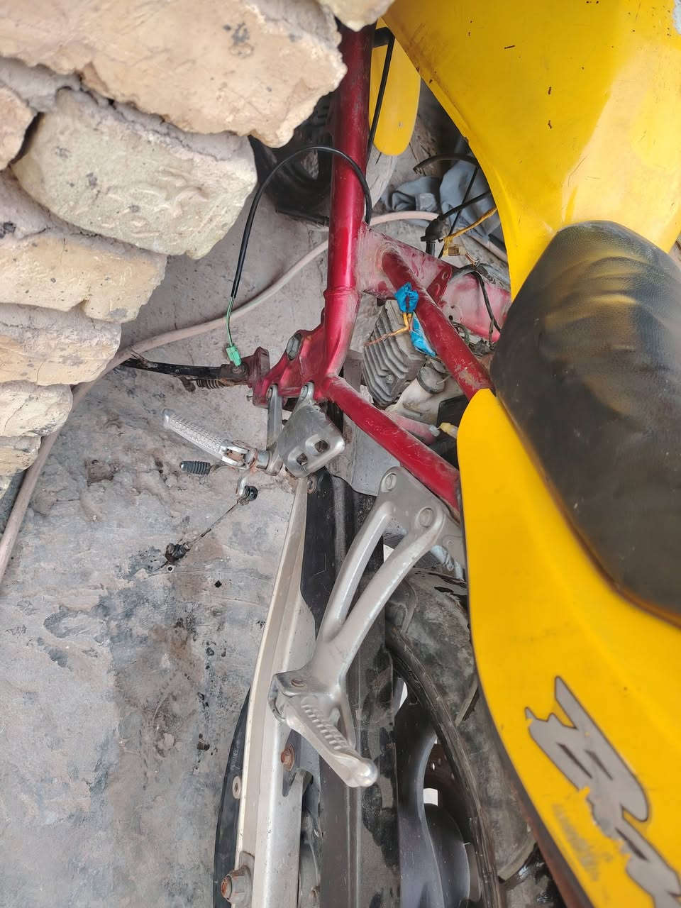 تفصيخ بانده كرستال للبيع شاصي أوراق كمرك مدفوع شنو تحتاج موجود للستفسار *********** يوجد خدمه توصيل وكلشي جوه السوك
