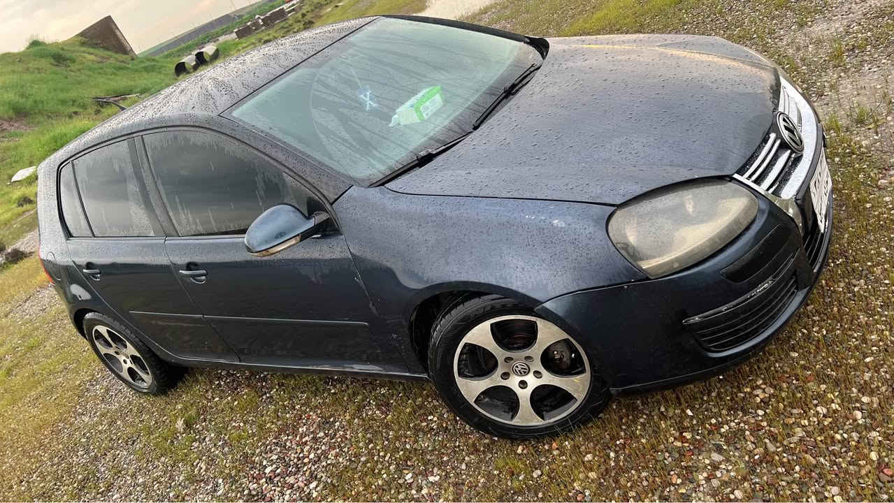 گولف ٢٠٠٩ سياره به س ئه وه لياته 
ماكينه ١٦ گير توماتيك عادي سپورت 
تعديل سرعة فوله به س سيلايت نيه 
گير ماكينه تبريت هه مووي به شه رته 
پيشو پشت كه پسه سبوغ عام نه بي حيزام نه بيت 
ده عامي لو ده عامي به شه رت چركه ي تيدا نيه
ئه وه ليات قه رداري كيشه ي مه ده ني دزياري به شه رت 
ته له فون *********** أربيل, العراق
