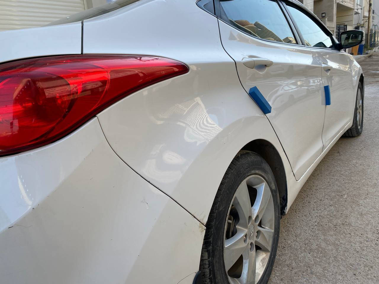 النترا  وارد خليجي 2012 السياره جديده بمعنى كلمه شركه عامه وارد خليجي ميكنه 1800 جديده غير مفتوحه  تحكمات استيرن جهتين دسكات امامي خلفي شاشه اشاير مري سلايد روف  نظام ايكو تقليل صرف بانزين تخم تاير جديد عليها بطاريه جديده صدر امامي خلفي جديد  وبقيه مواصفات معروفه  السياره كفاله عامه عدا شبرين بقبض بانزين وبدوسه خلفيه عكس سائق  ع كد شبر باقي كله مكفول  مكاني بغداد الدوره حي دجله السعر ١١٥ بيها مجال بسيط هاتف *********** واتس ابب
*********** اتصال
