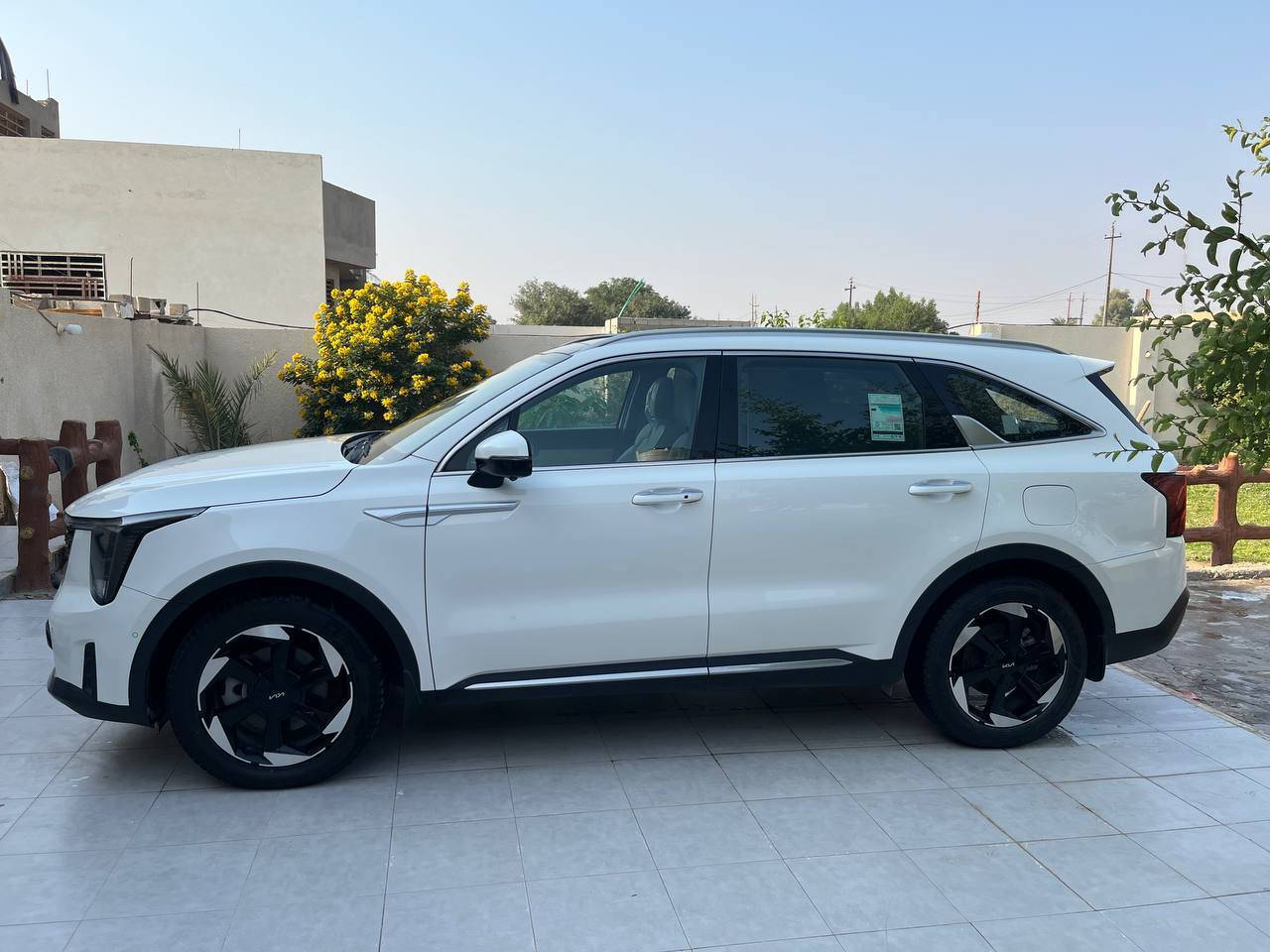 سورنتو مديل 24
فول مواصفات للاخير فور ويل كشن تدفئه تبريد بنيراما 4 كامرات  توقف ذاتي وتشغيل عن بعد 
مكانها كوت 
السونار مرفق 
للاستفسار ***********
