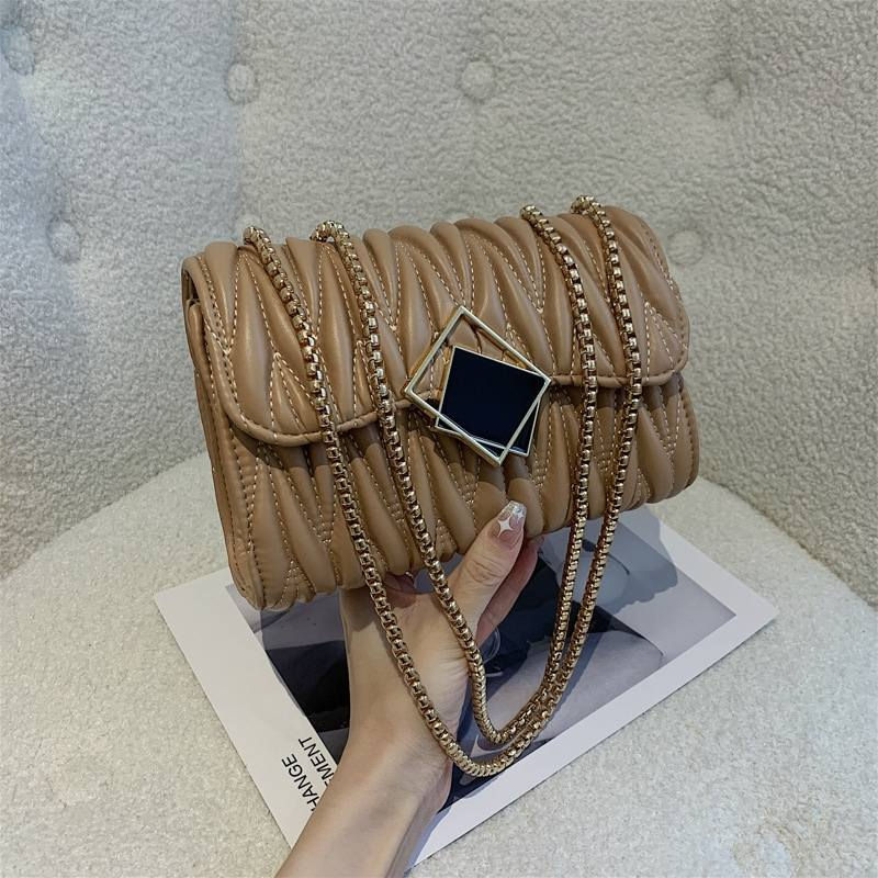 هلاو بنات
شلعة جنط جملة شحن من صين الي تريد تسترزق للعيد  
وصلني قبل فترة وردت افتح بيهم بيج لكن بطلت لأن حصلت وظيفة وصراحة مامتفرغه للبيج 
عددهم ١٨ 
وقطع ديور ابيض واسود حجم كبير 
وحجم ميني وردي ٢
وقطعتين سلبر صيفي ابو الفراشة 
ابيعهم كلهم شلعة وحده 
الي تأخذهم كلهم اساهل وياها بالسعر


**إذا كنت صاحب هذا الإعلان وتريد حذفه لأي سبب، رجاءا أرسل رسالة إلى الدعم الفني**