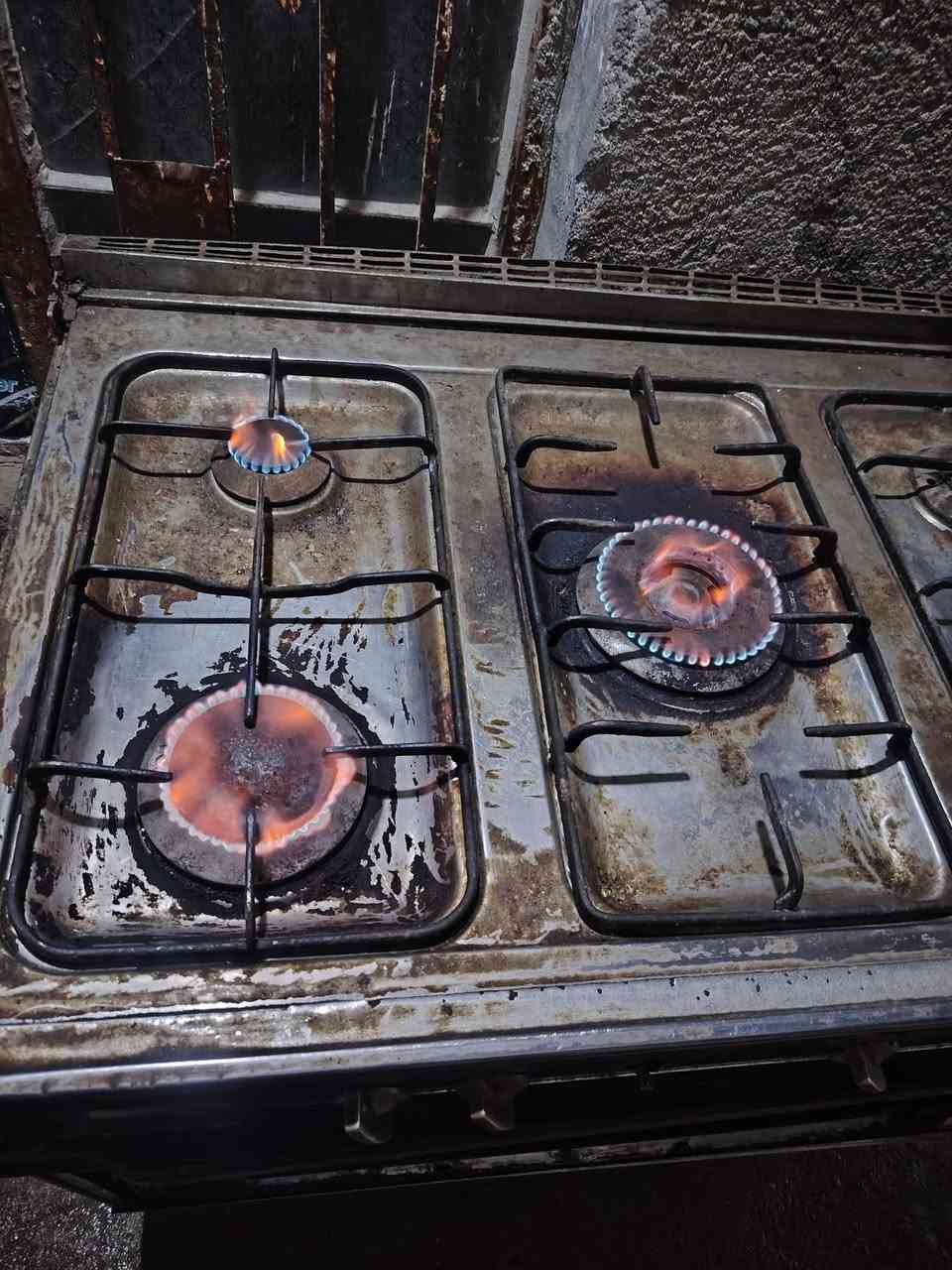 غراض مستخدمه للبيع كلمن وسعره
الطباخ يشتغل (3 عيون) السعر 50 الف وبي مجال
المبرده شغاله ونضيفه نضافه 90 /100.. السعر 125 الف وبيها مجال العنوان البصره صبخه العرب هذا رقمي بي واتساب ***********
