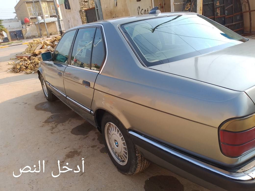 سلام عليكم بي ام مديل 1992
حجم السياره ول محرك 730 اصل 
سياره جاهزه مكينه ناعمه بس الكير اول نمره بيه وغه بقيت النمر ناعمات 
سياره بسمي رقم انكليزي صار سبوعين من رقمتهه بسمي اني ابو السنويه رقمهه بغداد 
السعر 45 او بيهه مجال 
الشراي يتصل واني بخدمت الجميع 
***********
