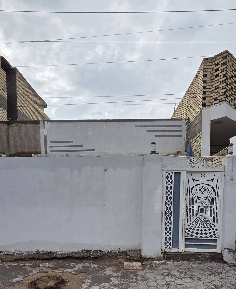 سلام عليكم
بيت للبيع ١٢٢ متر طابق واحد على ساحه مع حديقه حي الشهداء مكتب الرشيد خلف شارع الصياغ 

السعر ١٣٧ مع المجال 

*********** ابو سجاد
