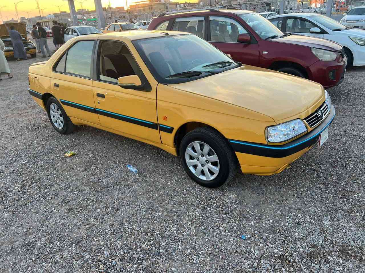 سلام عليكم 405 مديل 14 سياره جاهزه من كلشي تحويل ثاني يوم مصفره هيئه وغرمات مكاني بصره تواصل ع رقم ***********
