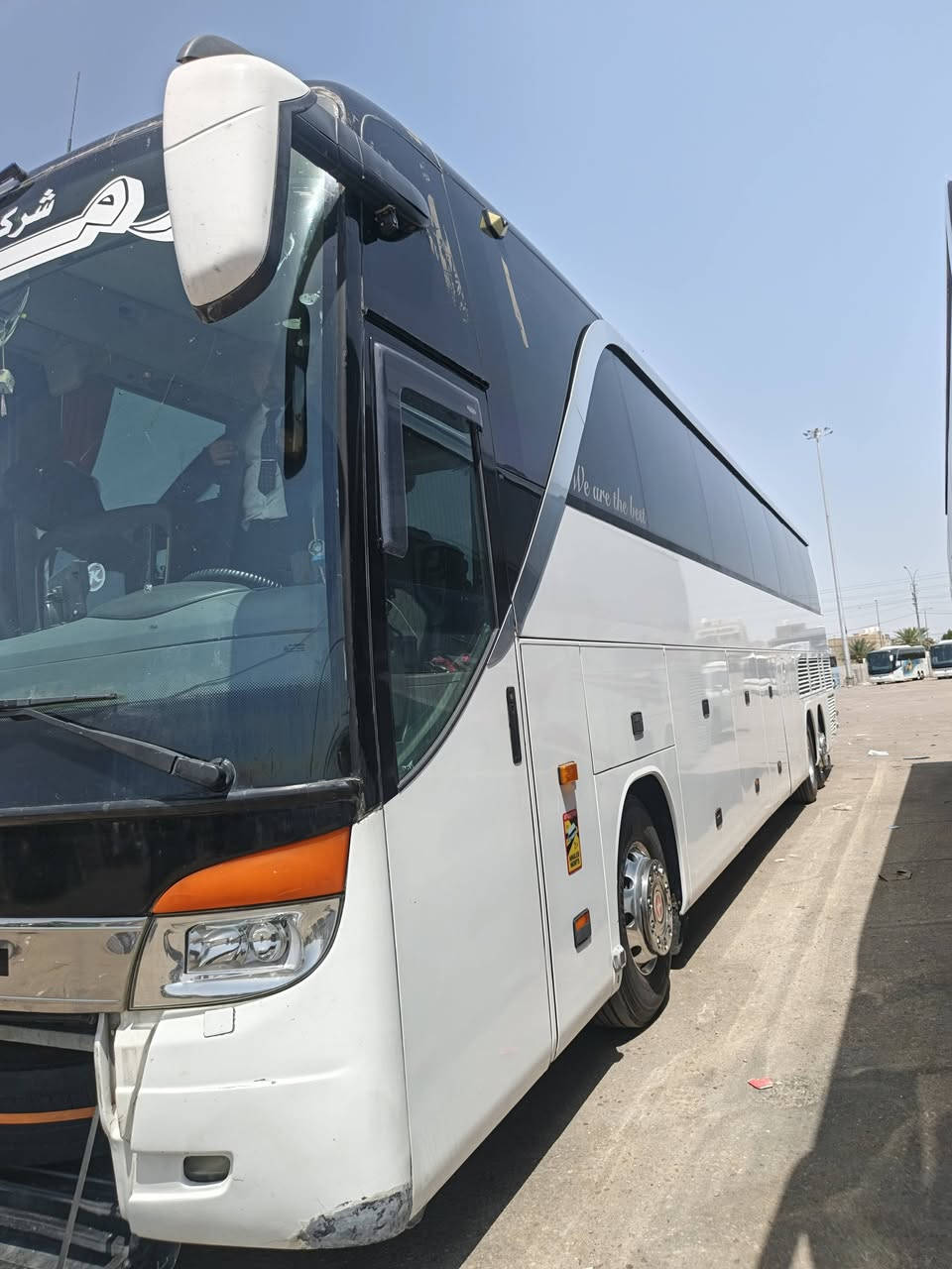 السلام عليكم
باص أم سيوف 17 كير عادي 

محرك 8 السيارة جديدة

 بانوراما مانقصهة برغي

رقم بصرة موديل 2021 ابسمي

تحويل ثاني يوم

59نفر

11 دفتر
***********
