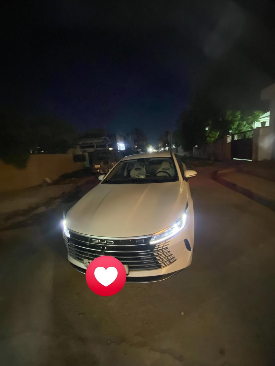 سلام علكم بي وأي دي دستورير مديل ٢٠٢٥مكفوله كفاله عامه السعر 18/700بيه مجال مكاني بغداد  راقم تلفون ***********
