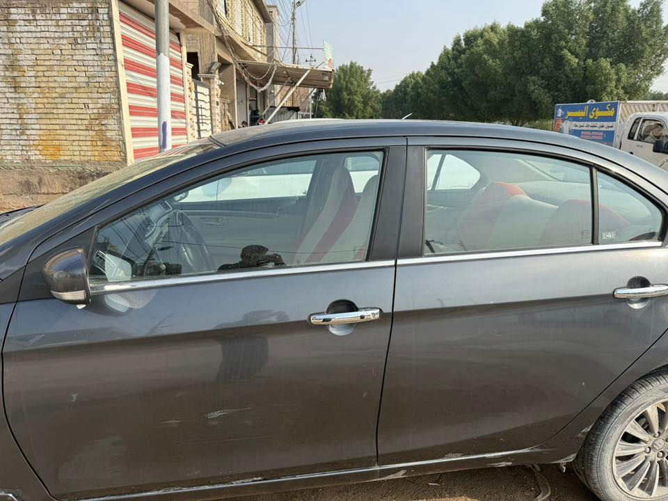 🔴سازوكي سياز 2023 
🔴السيارة ياباني 
🔴السيارة حلوة ونضيفه بيها بس دحجات خفيفه 
والباب الخلفي مشخوط وصبغنا نص الباب وشخط بسيط (يعني مامضروبه) عندي صوره الشخط للي يريد يشوفه 
🔴رقمها حلو ومميز وكلشي كامل 
🔴ماشية 130 الف 
🔴مكفولة محرك كير 
🔴السيارة حلوة ومرتبة بس صار عندي ظرف واريد ابيعها حته مالحكت اغسلها وارتبها اريد بيع مستعجل لان عندي ضرف قوي صار والله يمهله الي ياخذها 
🔴 السعر 112 ورقة وبيها مجال للشراي صدك لان مستعجل على بيعتها
🔴رقمي للتواصل ***********
