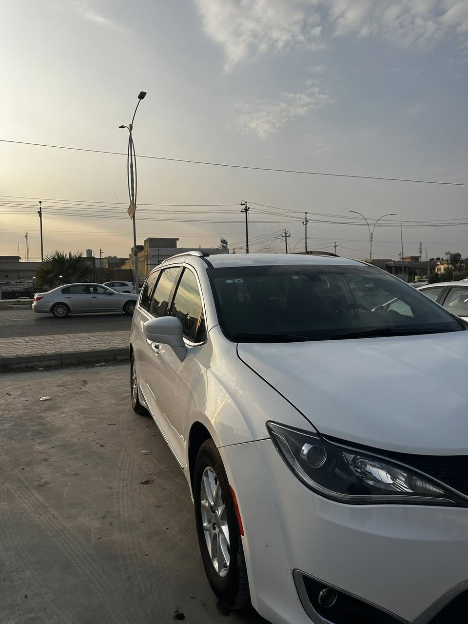 كلايسلر باسفيكا وارد امريكي 2020
السياره جاهزه فول مواصفات 
ناصريه مركز 
غير متواجد علفيس 
السعر 210 وبيه مجال للشراي 
***********
