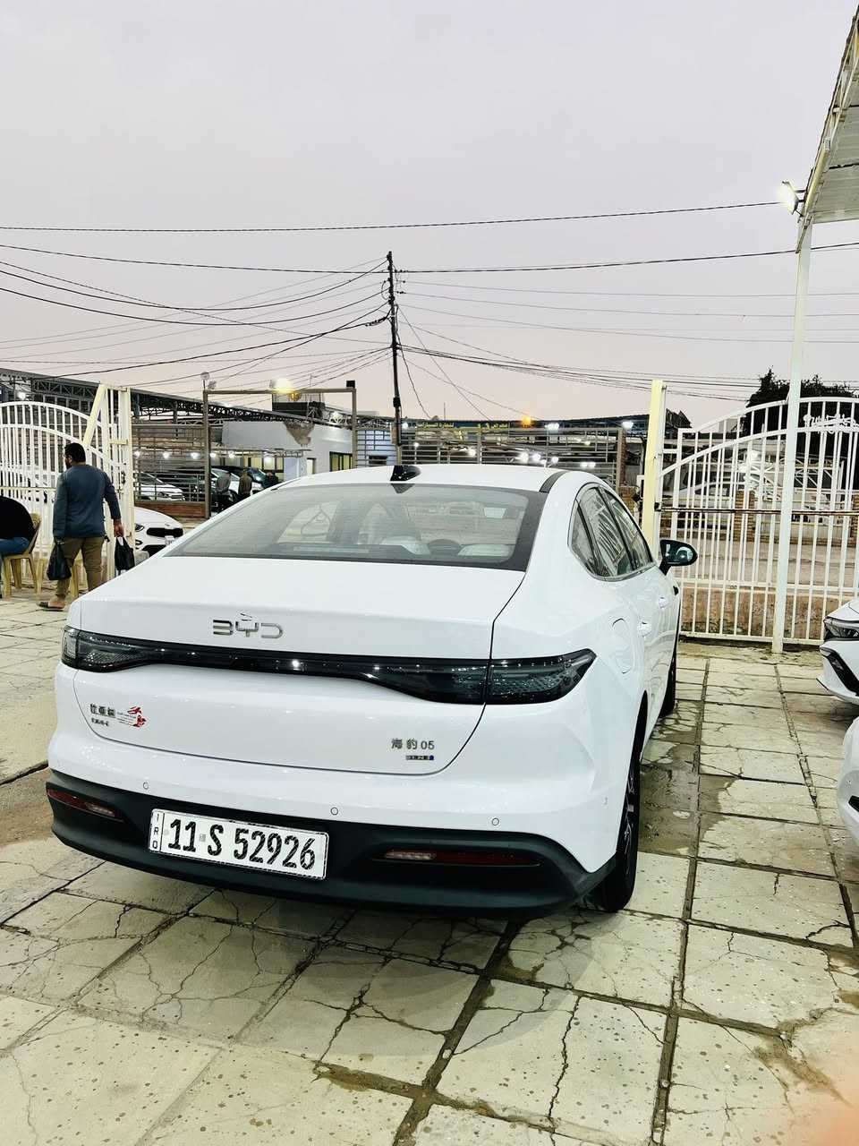 السلام عليكم 

Seel 5
فول مواصفات 
13 كامرة 
اوتو بارك 
رادار 
داخل ابيض 
حساس امامي خلفي 
ويل كروم 
فتحة سقف 
تانكي 65 لتر 
تمشيك 2100 
مرقم بغداد 
عداد 3000
السعر 22500

مكان السيارة النجف التواصل 
***********
