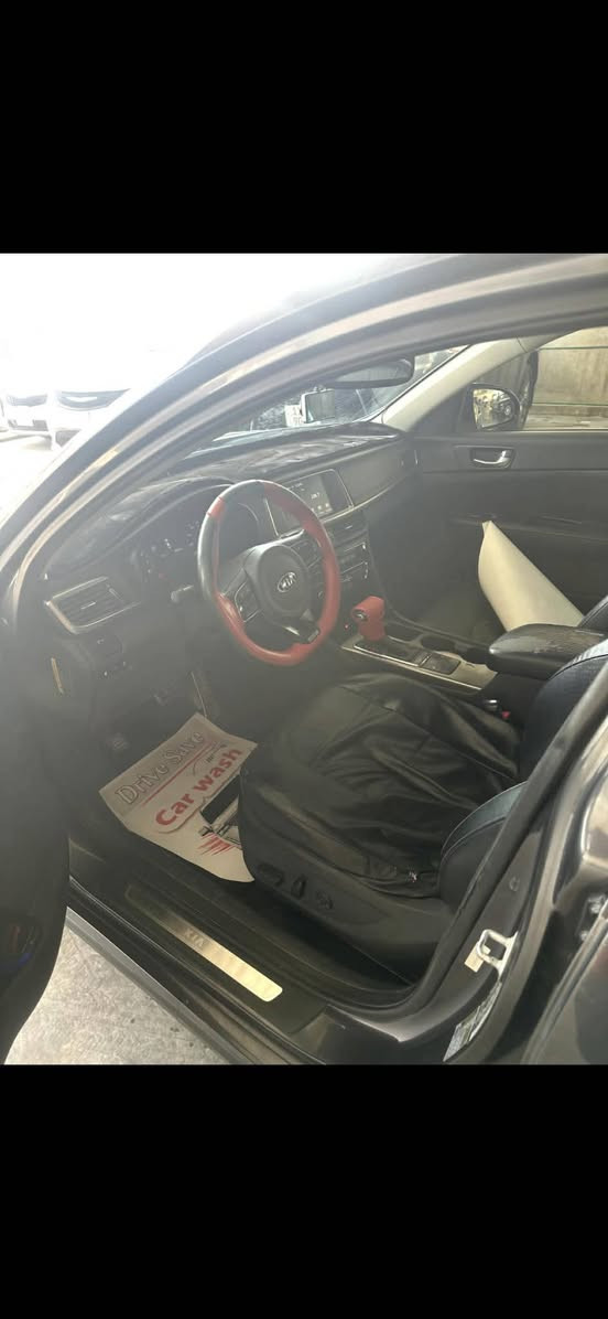 السلام عليكم
اوبتيما sx 2016 فول مواصفات سياره نضيفه الحادث دعاميه خلفيه وشويه جوه الدعاميه فقط
السعر ١٣٥ وبيه مجال المكان ديوانيه


**إذا كنت صاحب هذا الإعلان وتريد حذفه لأي سبب، رجاءا أرسل رسالة إلى الدعم الفني**