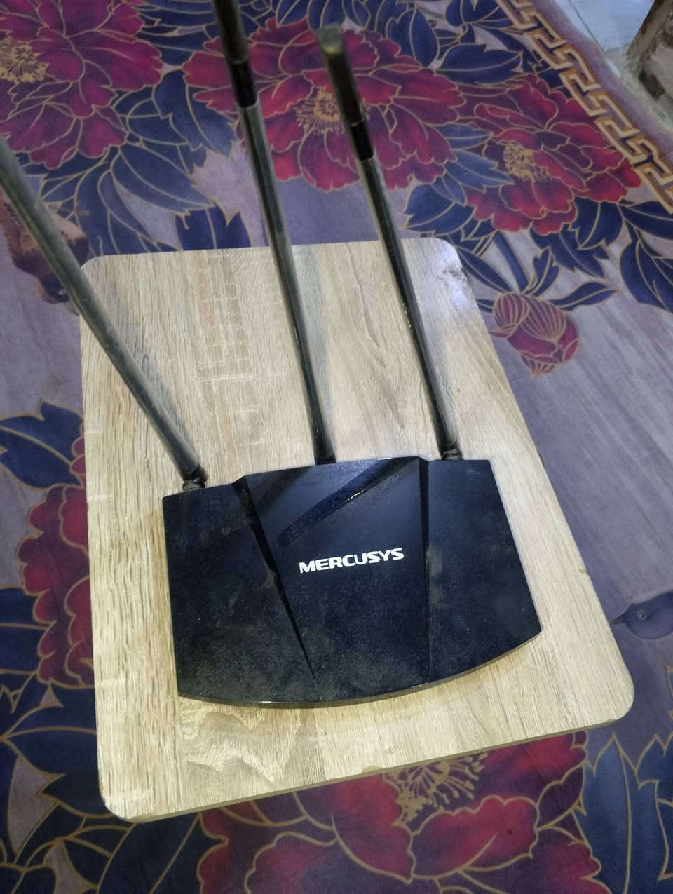 للبيع
كوسره شحن سعر 40
جهاز تبخير شغال سعر 35
راوتر.  لسعر 10
طبله صلاة لسعر 20
مكان بغداد وره سيطره الشعب القديمه 
***********
