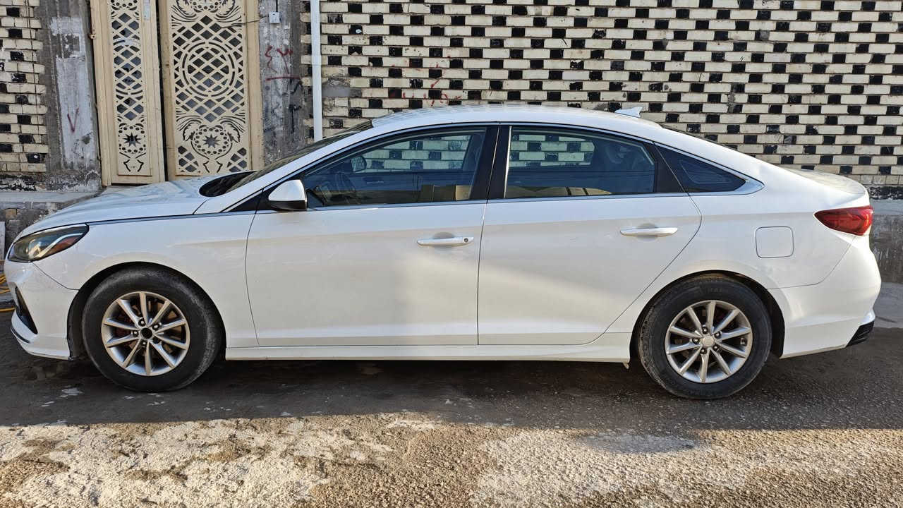 سوناتا 2018 أمريكي 2400 GDI للبيع
رقم اربيل تريد وكالة او تحويل ماكو مشكلة ، السيارة حادثها بأمريكا فقط خشم البنيد او بدايته و معجني و ما صابغي مثل ما هو و بداية قبق الجنطة مرجع ع البارد بدون اي ضرر للدواخل و الايرباكات كلها سليمة و السيارة كلها ليبل واحد صور الحادث عندي بدون اي تبديل و بالعراق مابيها حادث
مواصفات :
شاشة كبيرة ، حساسات امامية خلفية ، 3 انظمة قيادة ، مانع انزلاق ، كاميرا دوارة و غيرها هواي مواصفات معروفة
مكينة و گير كفالة و حدادية جديدة و تبريد تدفئة فول ما عايزها شي ، السيارة ماشية 83000 ميل جداً نظيفة..
السعر 132 و بيها مجال بسيط للشراي 
للإستفسار الاتصال *********** و متواجد واتساب
مكان السيارة النجف الاشرف شارع الصب مقابل قرية الغدير..
