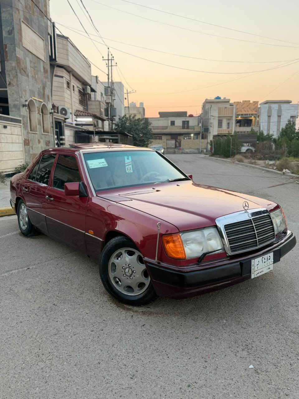 دب  320 رقم إنكليزي    سياره حلوه ونضيفه بسمي زنون دمام فتحه شغاله والسياره خير. من الله  السعر 72 ومجال قليل مكان السياره حي  الإعلام السياره 4 ارقام ***********
