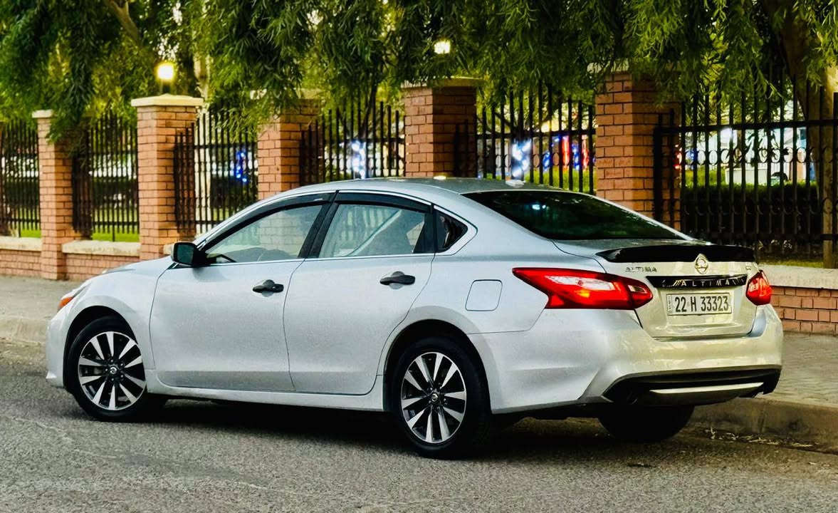 nissan altima 
مۆدیڵ 2017 SV 
گێر و مەکینە تەبریت بەشەرت 
کۆبۆنی بەنزین 
تەخم پێش تازە چوار تایەی تازە 
دوو پارچە سبوغ بێی ناوگرتن لەگەڵ دوو پاڵە سارد 
سیاراکە بێی مەسرەفە 
سعری 115 کەمێک ماجال 
رەقم موبایل *********** ئەگەر موشتەری نیت تەلەفون ماکە 
شوێن کەرکوک كركوك, العراق

