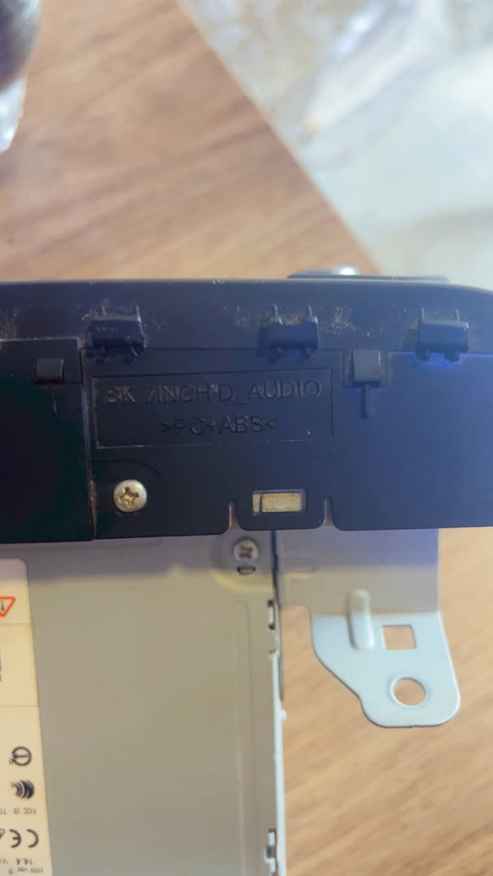 سلام عليكم شاشه كيا صول للبيع كها شغاله او جديده 
اصليه مال الشركه اني فتحتها من سيارتي اصليه 
كلها ختم السعر 150 الف مكاني بغداد جميله ***********
