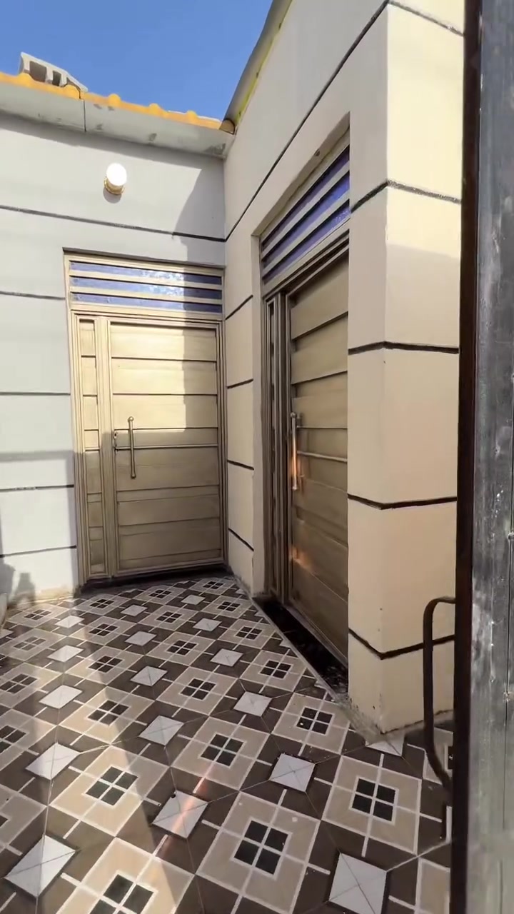 يا الله 
السلام عليكم ورحمة الله 
بيت البيع وقف سني اصولي 
مساحه 100 متر 
يحتوي على غرفتين نوم ودوانيه وصاله ومطبخ وصحيات خارجيه وداخليه 
العنوان ابو الخصيب ابو كوصره 
السعر المطلوب 37 مليون 
الاستفسار عن 
***********
