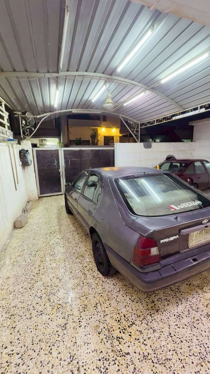 السلام عليكم
سياره نيسان بريمر للبيع رقم كركوك مشروع وطني سنويه جديد بيه بطاقه بانزين محرك وكير بالشرط واربع جام كهرباء والسعر ٢٧ وبيه مجال 
للاستفسار اتصل على رقمي ***********
