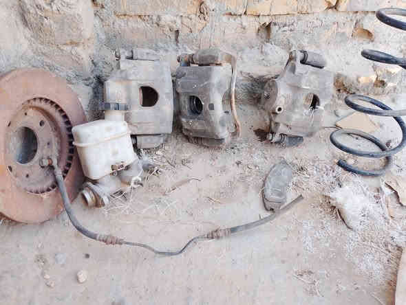 عندي هاي الدعاميه بيها كسر بصيط او شباج الفوك او جامات مال ماصدات او شريط مال هورن للبيع قيم واخذ مامحتاجهن ***********او عندي غراض مال اسبكتره مشط على فحص او قفل باب اوبوربرين امامي مع افجوج العدد 3اوعنبار بس واشرات عوزه
