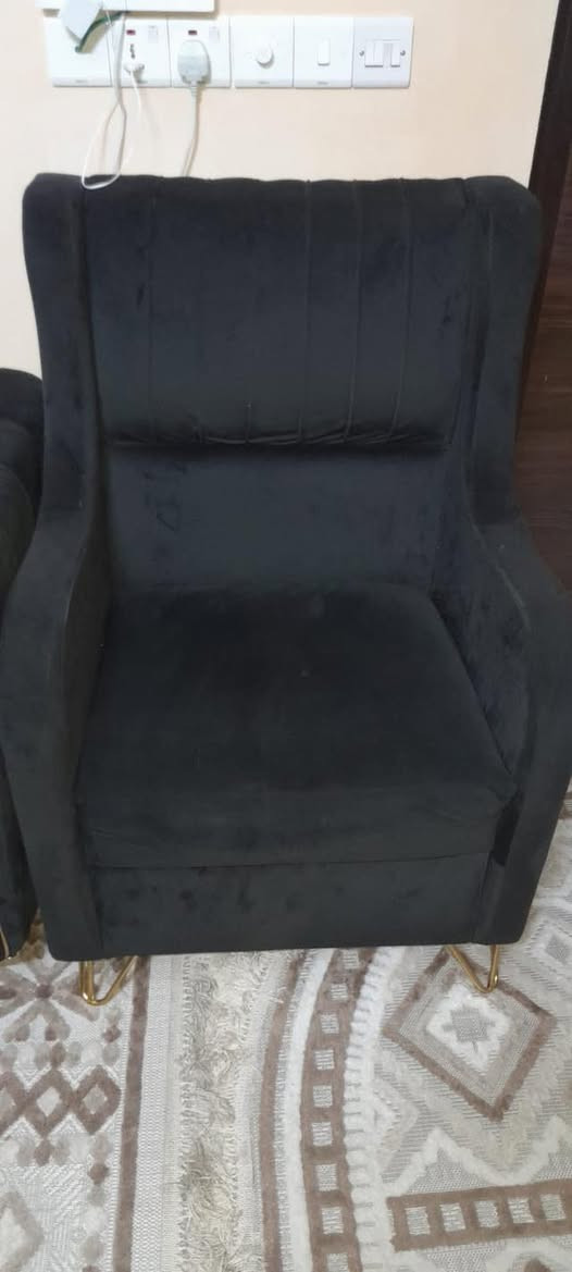 تخم/ ثلاثيه عدد٢-مفرد عدد ٢
جهاز جري دبل ماطور اخو الجديد  شاشه تحكم
مزود بسماعه بلوتوث 
التواصل وتساب فقط 
***********
