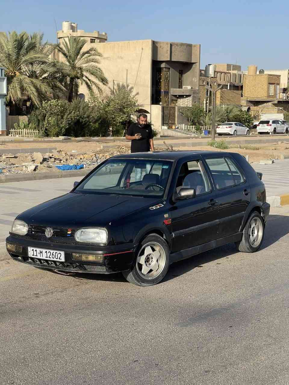 السلام عليكم 
كولف 1993 للبيع 
مكينة 2.0 بيها تبخير بس شغالة نكرة بكل وقت 
حداديه نص عمر 
كشرها مثل ماموضح بالصور عضمتها حلوه 
وداخلها نضيف ودوشمته جديده 
تبريد شغال ثلج 
مكاني ناصرية مركز 
سعرها 34 وبيها مجال للشراي 
***********
