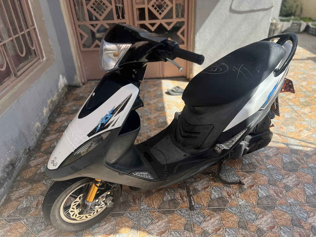 دراجه ماكس مكفوله  مزوده كامله خير من الله
السعر 1،400


**إذا كنت صاحب هذا الإعلان وتريد حذفه لأي سبب، رجاءا أرسل رسالة إلى الدعم الفني**
