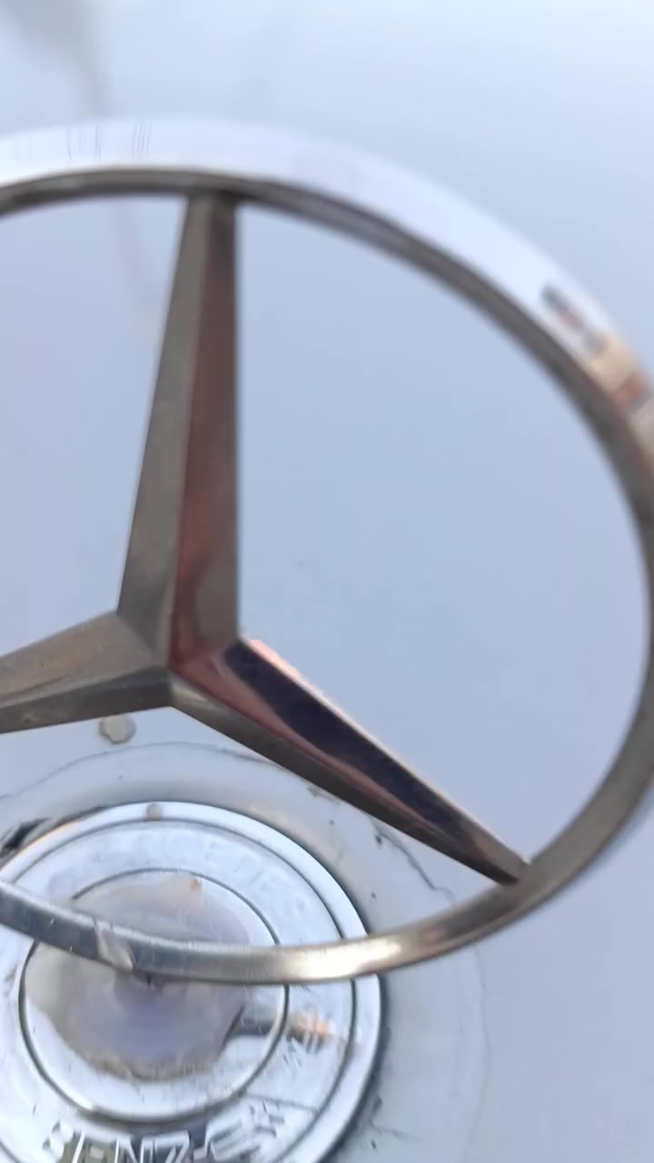 السلام عليكم مرسيدس غواص مديل 2002// s500 v8-
السياره فول مواصفات معروفه مواصفاته ما يحتاج اشرحن 
رقم بصره  لون بحري 🌊   
كفالى من كلشي ما عده الدعاميات مصبوغات بس غيرهن ماكو السياره بيها جراد قليل.    
سنويه ل27   سعر 100 واذا مراوس عادي حسب القناعه 
مكان بصره   ***********
