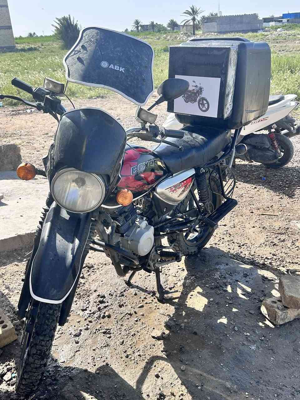السلام عليكم بوكسر لبيع شكل ٢٣ كلشي بيها ٢٣ مرقمه ٢٢ بغداد سنويه باسمي مكاني بغداد شعله سلاميات *********** 
رايدها ب2350
