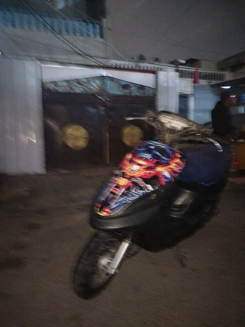 للبيع دراجه نضيفه ومرتبة مناقصهة اي شي هندر سلف باتري كلجات جدد هندر جديد باتري جديد سلف 55 رياضي صالنصه ار زت موديل 19 الحديث  
دراجه سلف بكل وقت مال جناي الكفرات موشم  
عنواني بغداد حي العامل
السعر 275 وبيهة مجال بسيط مستعجل ع بيعتهة 
الرقم *********** 
اتصل وتدلل 
تحياتي لجميع 🫴🏻🩶
