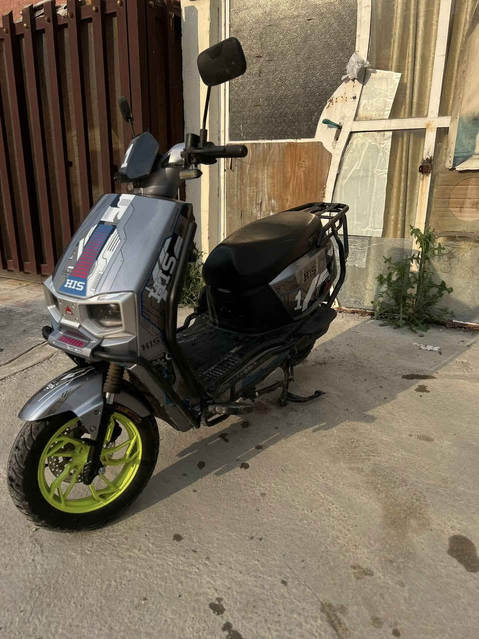 السلام عليكم
للبيع دراجه ام عيون HIS دراجه خير من الله 6 باتري ملف 2500 دراجه شلعه و معدل بيها نضام P ونظام R رجوع للخلف دراجه مدرعه مابيها اي شخط فول دراجه سعر 675 وبيها مجال مكاني بغداد 

***********
