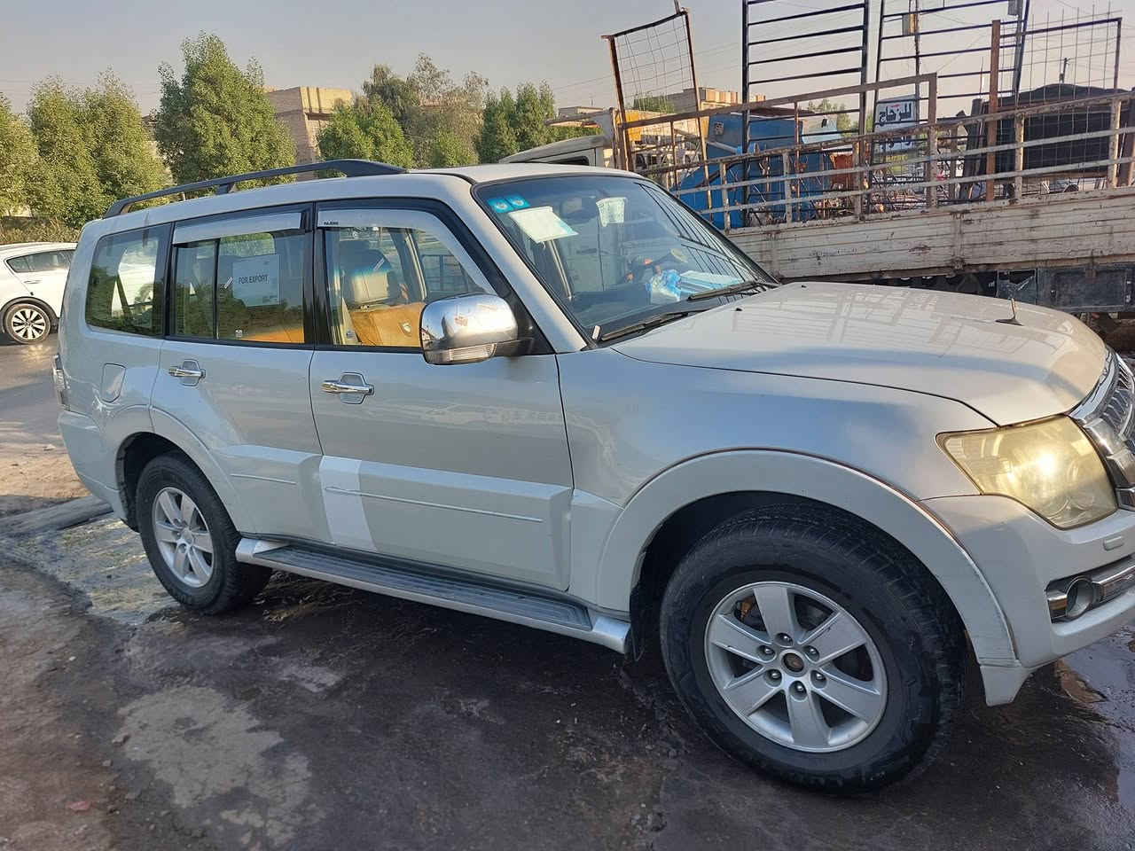 السلام عليكم ورحمة الله وبركاته من رخصة الادمن سياره باجيرو حبتور موديل  2008محرك 3000 رقم بغداد بأسمي كشن كهرباء مري شفط تبريد ثلاث قطع بدون صبغ الباب الخلف السائق بي بارد السعر 125ورقه رقم الهاتف ***********
