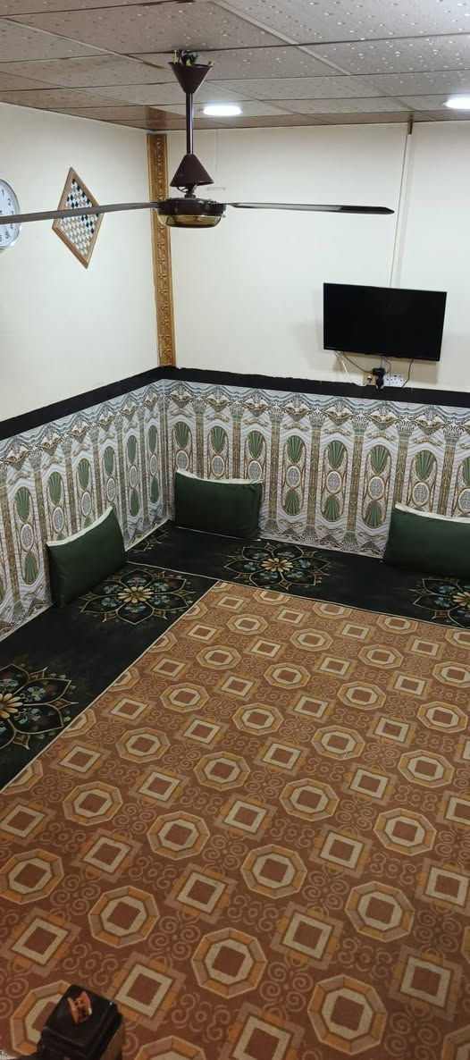 بيت للبيع 140م  استقبال ومطبخ وهول وغرفة نوم وصحيات بيت نظيف اصلاح زراعي الحله شارع 80 مقابل مخبز مهند  نهاية شارع السعر 35مليون  الاتصال ***********
