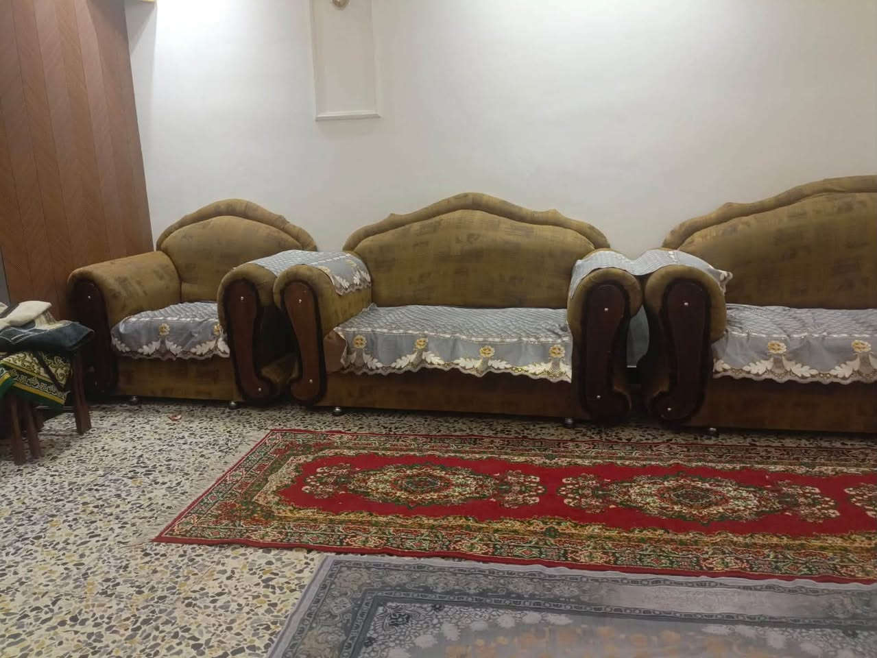 تخم كلش نضيف وخشب ثقيل مو سوكي السفتج طبقتين نضيف كلش سعره 300وبي مجال  10مقاعد


**إذا كنت صاحب هذا الإعلان وتريد حذفه لأي سبب، رجاءا أرسل رسالة إلى الدعم الفني**