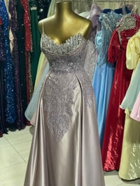 ملابس • قياس 48