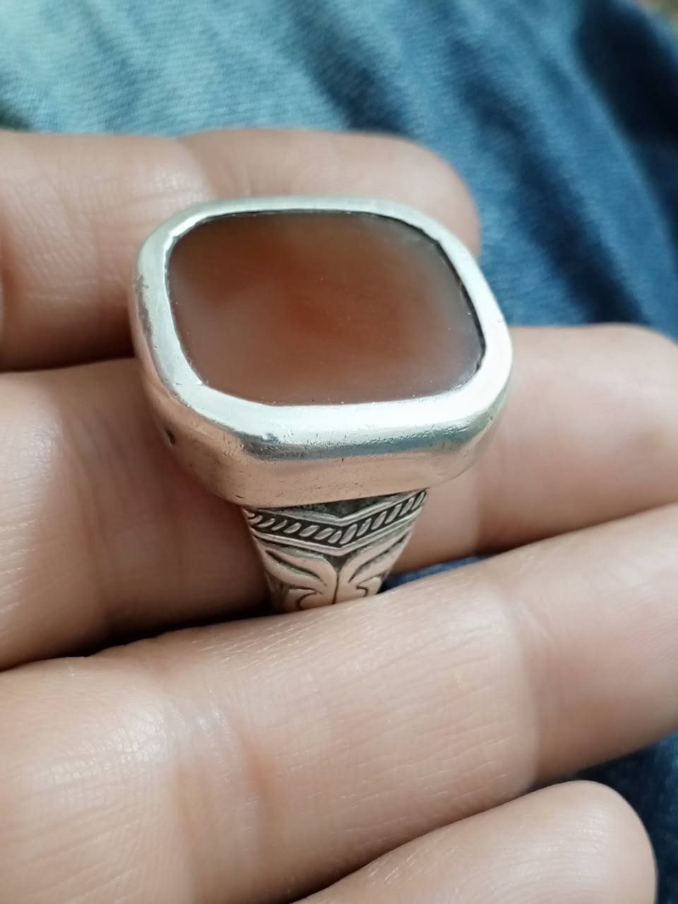 عقيق يماني قديم خامة رووعة ١٤٠ ألف بغداد ***********
