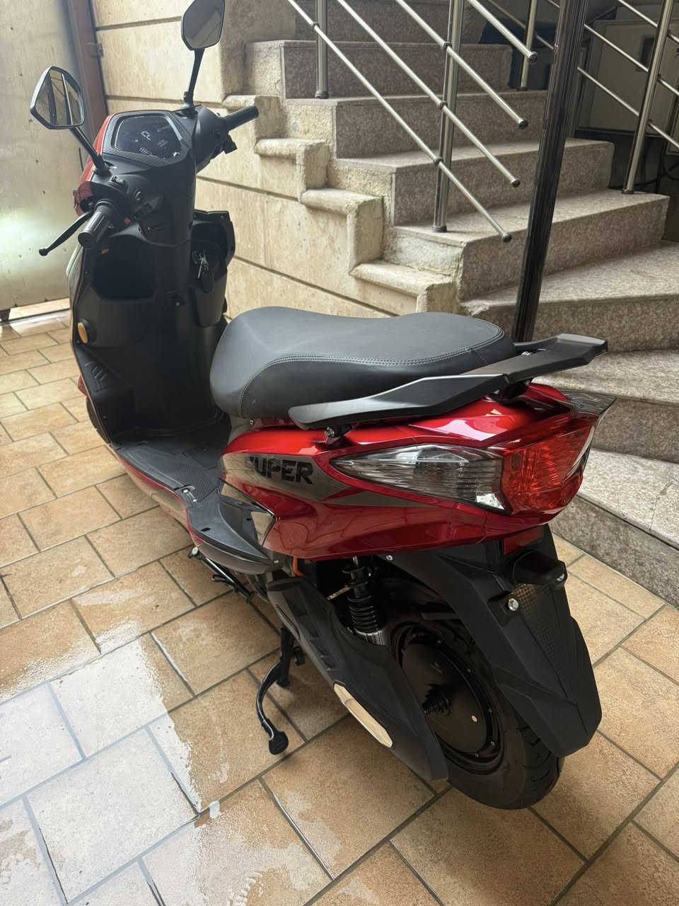 السلام عليكم دراجة شحن 6 بطاريات السرعة60 مستعملة 3 اشهر فقط مابيها اي عطل وكل غراضها موجودة مع الشاحنة السعر 730 الف وبيها مجال بسيط
الرقم:***********
