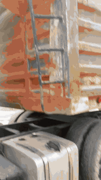 السلام عليكم عربانه حداديه طوله 12ونص  شاصي 16مكفول عربانه جديدة وكامله تخم تاير نقص زوج فقط كهربائيات جديده السعر 80 ورقه وبيه مجال 
***********
