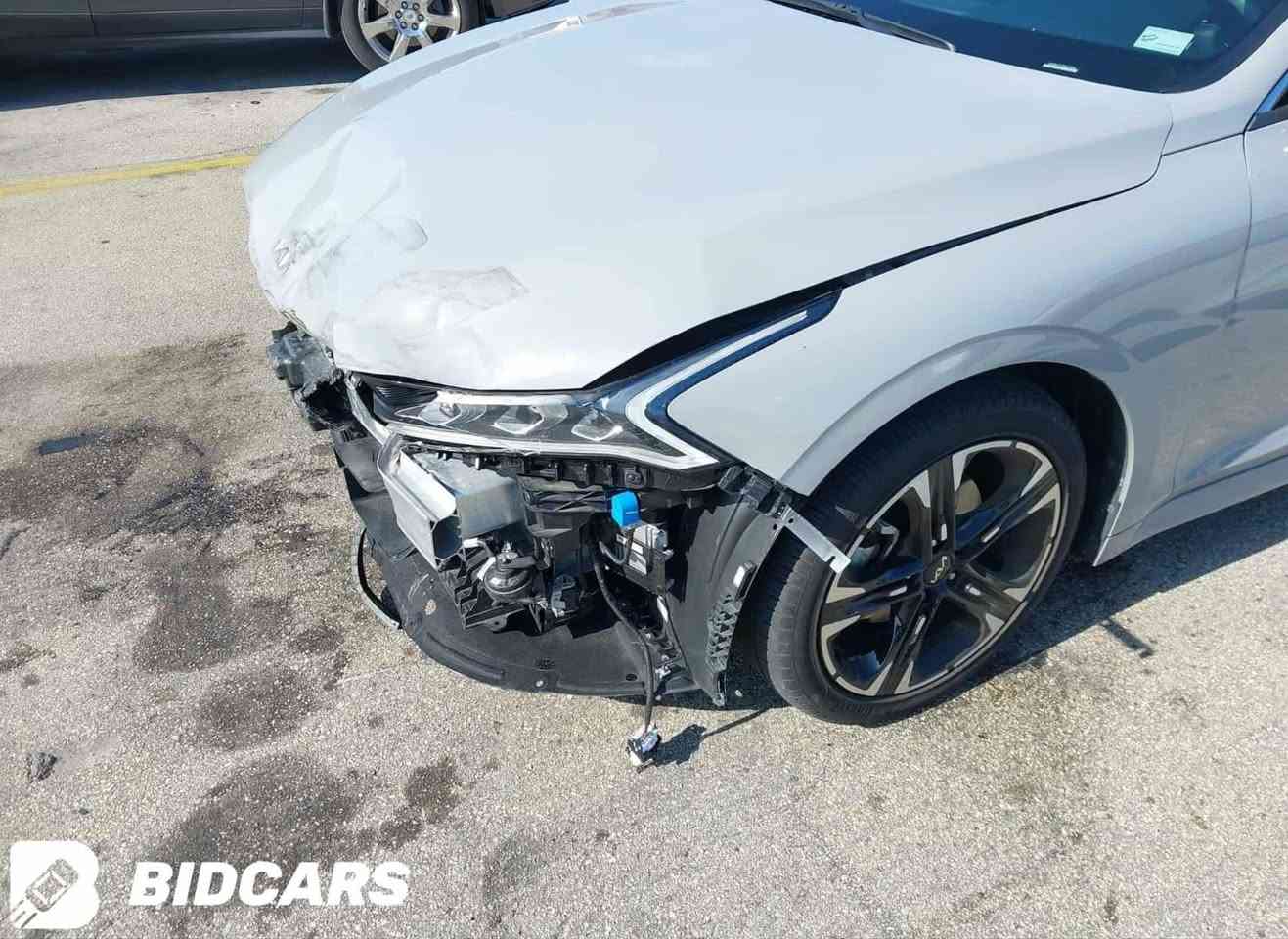 كي فايف 23جيتي لاين السياره جديده بمعنى الكلمه ماشه 40فقط محرك 1600تيربو رقم واسط حرره هذا حدثها من امريكا وتبدل بيها باب اصلي نفلس اللون بدون اي صبغ تفصيخ فتح من سياره تحتها اني مستوردها اخت الزيرو من جميع النواحي مكان السياره واسط ‏‪***********
