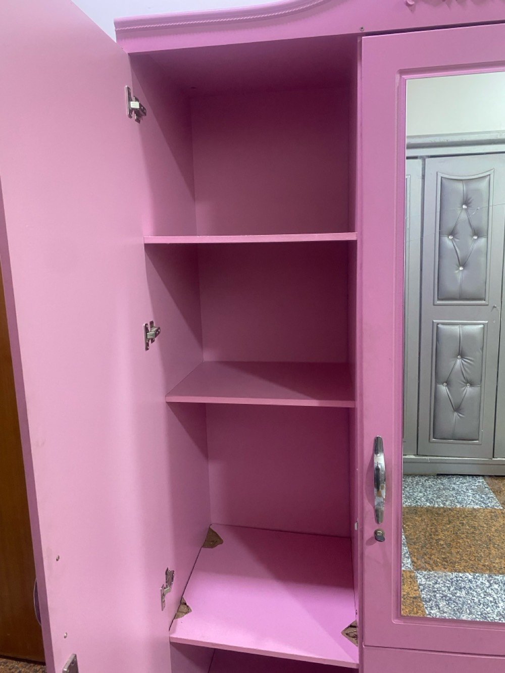 كنتور تركي استعمال قليل السعر 100 
العنوان حي المهندسين 