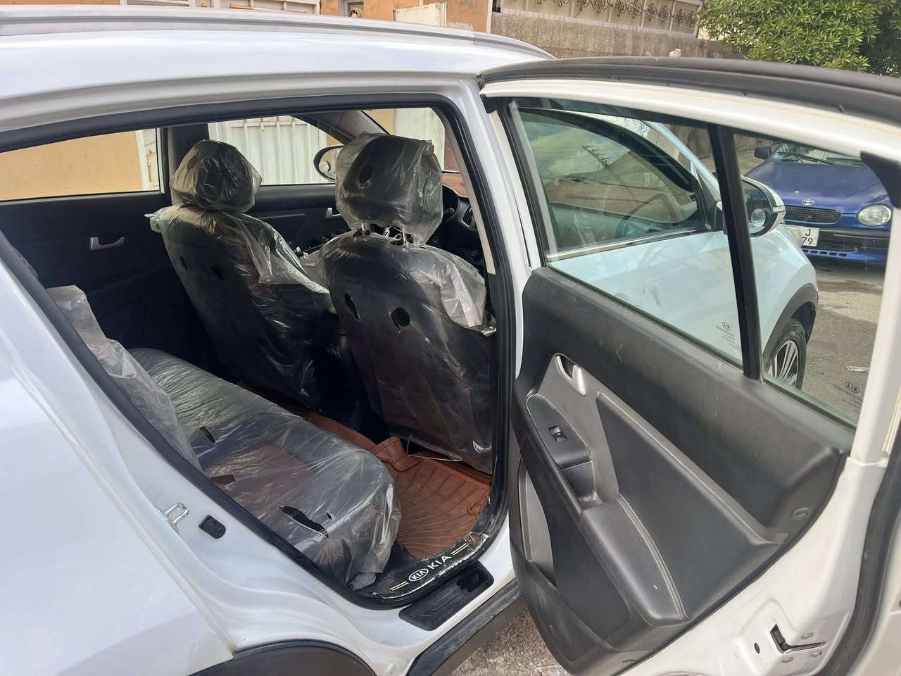 السلام عليكم
للبيع سبورتج موديل 2016 خليجي رقم اربيل ماشيه 175 شرط مكينه وگير مامفتوحات السياره بيها رشه خفيفه بالباب خلف السائق وبيها مكانين بارد كما مبين بالصور سنويه باسمي تنتهي ب2027 
السعر 158 وبيها مجال
للاستفسار الاتصال بالرقم ***********
