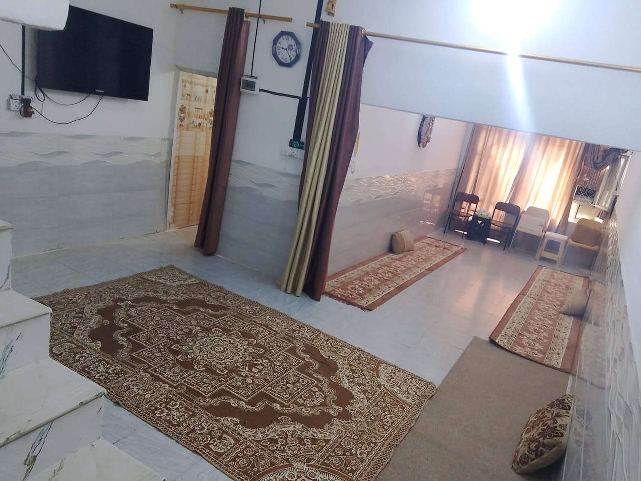 السلام عليكم بيت المساحة ١٠٠م طابوسند ٢٥تحويل تحويل بسم المشتري يحتو عله ٣غرف نوم وصاله ومطبخ وهول كامل مكمل العنوان تقاطع العلوية شريفه خلف معمل الدبس الاستفسار عل رقم ***********
