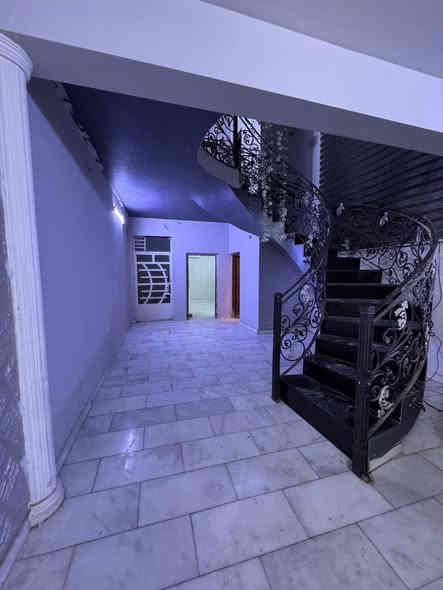 للأيجار 150 متر جدآ جدآ نضيف في #السيديه ✅

محتويات عقار 👇

يحتوي طابق ارضي: مدخلين وكراج وصاله ومطبخ حولي وغرفه نوم وخدمات🔶

يحتوي طابق اول 3 نوم وخدمات 🔶

* البيت مجهز بكونتر تركي ⚠️

الموقع السيديه الضباط 🔷

______________________________________

للأستفسار اكثر تفضلو بزياره مكتب الطائي للعقار 💎

السيديه شارع المركز عماره شركه السراب للمطابخ ✔️

او الأستفسار ع الارقام ادناه 📞↘️↘️ (متوفر واتساب )📌🔛

***********
