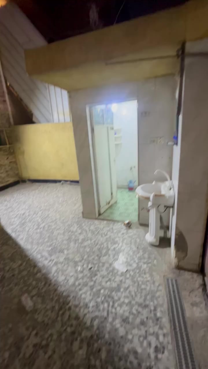 بيت للإيجار مساحة 125متر الشعب شارع الصحه خلف شركة الببسي يحتوي على كراج واستقبال ومطبخ وصالة درج وغرفة نوم وخدمات الطابق الثاني 3غرف نوم وخدمات وسطح كبير السعر 600
للاستفسار 
***********
مكتب المهندس للعقار
