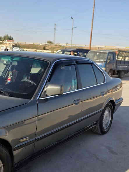 السلام عليكم،، 
BMW 525 م 1990
مصبوغه جماليه بدون دعم رقم صلاح الدين الماني تريد تحويل او وكاله طخم تاير ويل كب جديد غرفتها جديده محرك فل شرط الكير والمحرك سنويه صاقطه بنهاية 2023 ترهم مراوس حسب القناعه التفاصيل بالفيديو اتصل وتدلل معرض الشهيد ابوزوبع الخفاجي ناحية الكياره ***********
***********
