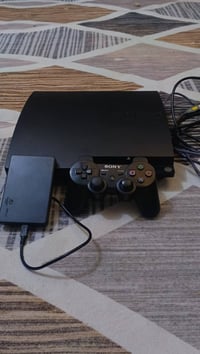 ســلام عليكم بلي 3 للبيع نضيف 100/100مهكر كامل ملحقاته ومع هارد خارجي ...