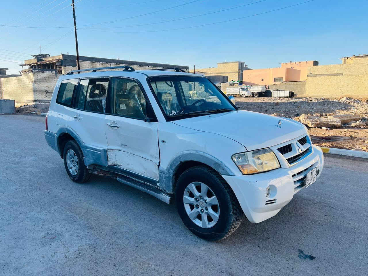 سلام عليكم للبيع باجيرو موديل 2006رقم بابل مشروع وطني تحويل مباشر اخوان سياره تعرضت لحادث طخه بلباب كما موضحه بلصوره ابيع على وضعهه سياره شغاله وتمشي تبريد شغال مكينه 3000مكان السياره بغداد الاستفسار ***********
